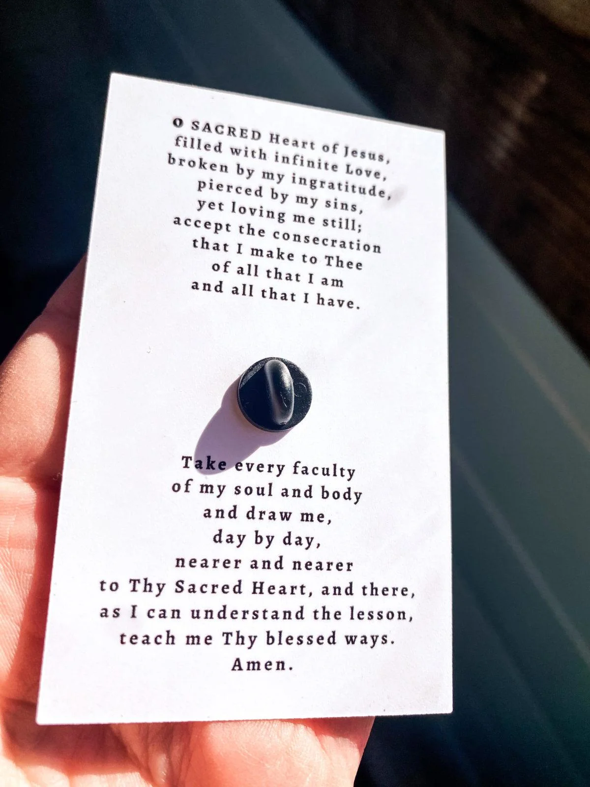 Sacred Heart -Gold metal lapel pin- Vintage style - Image 7